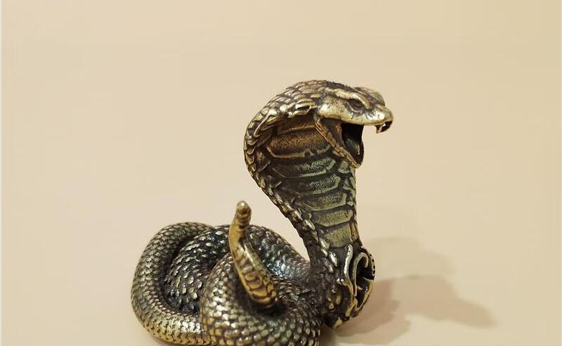 官方黄铜眼镜蛇文玩手把件生肖蛇生日礼物镇纸茶宠小bai件纯手工工艺