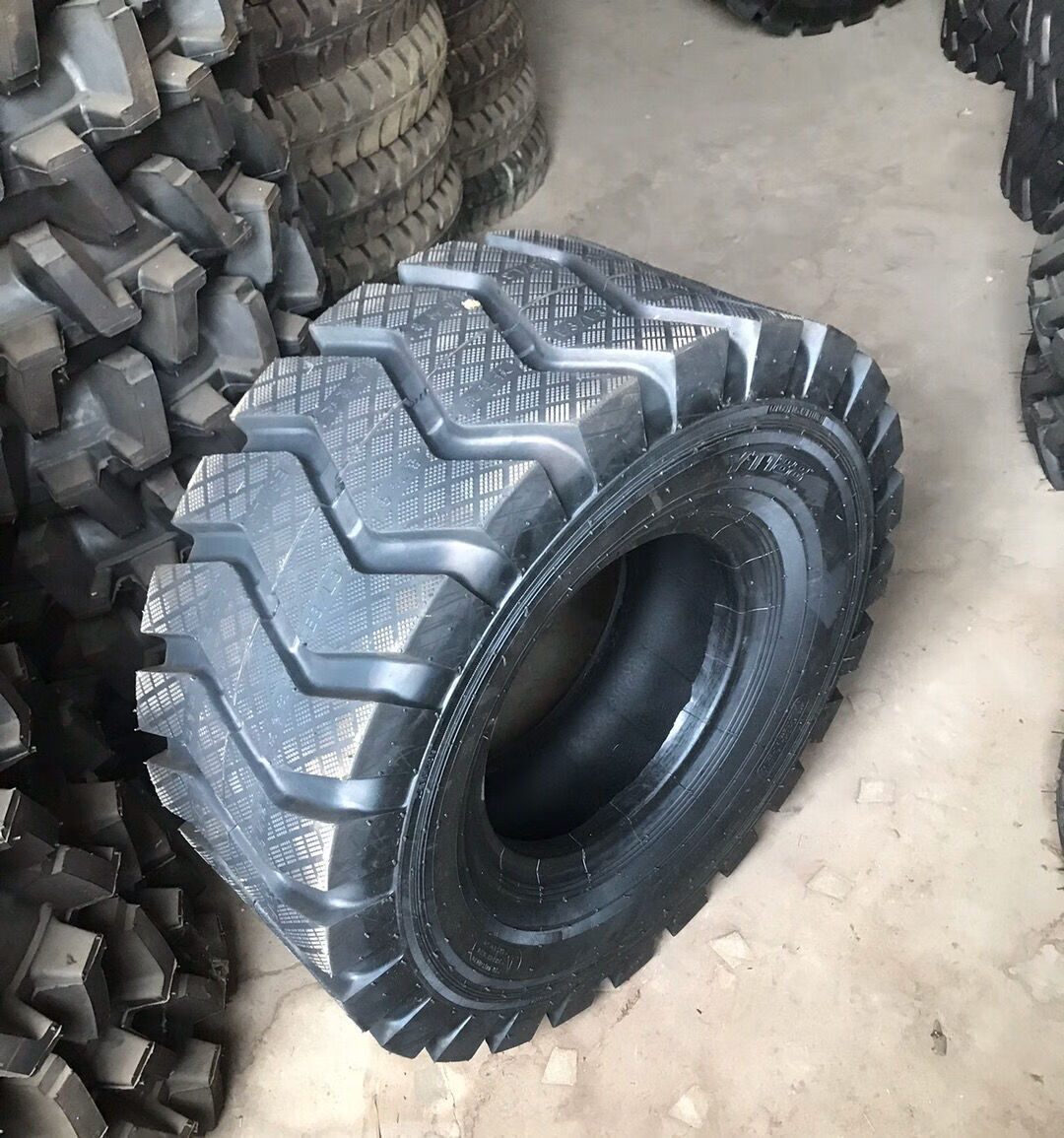 全新中小型铲车装载机轮胎14/90-16 20.