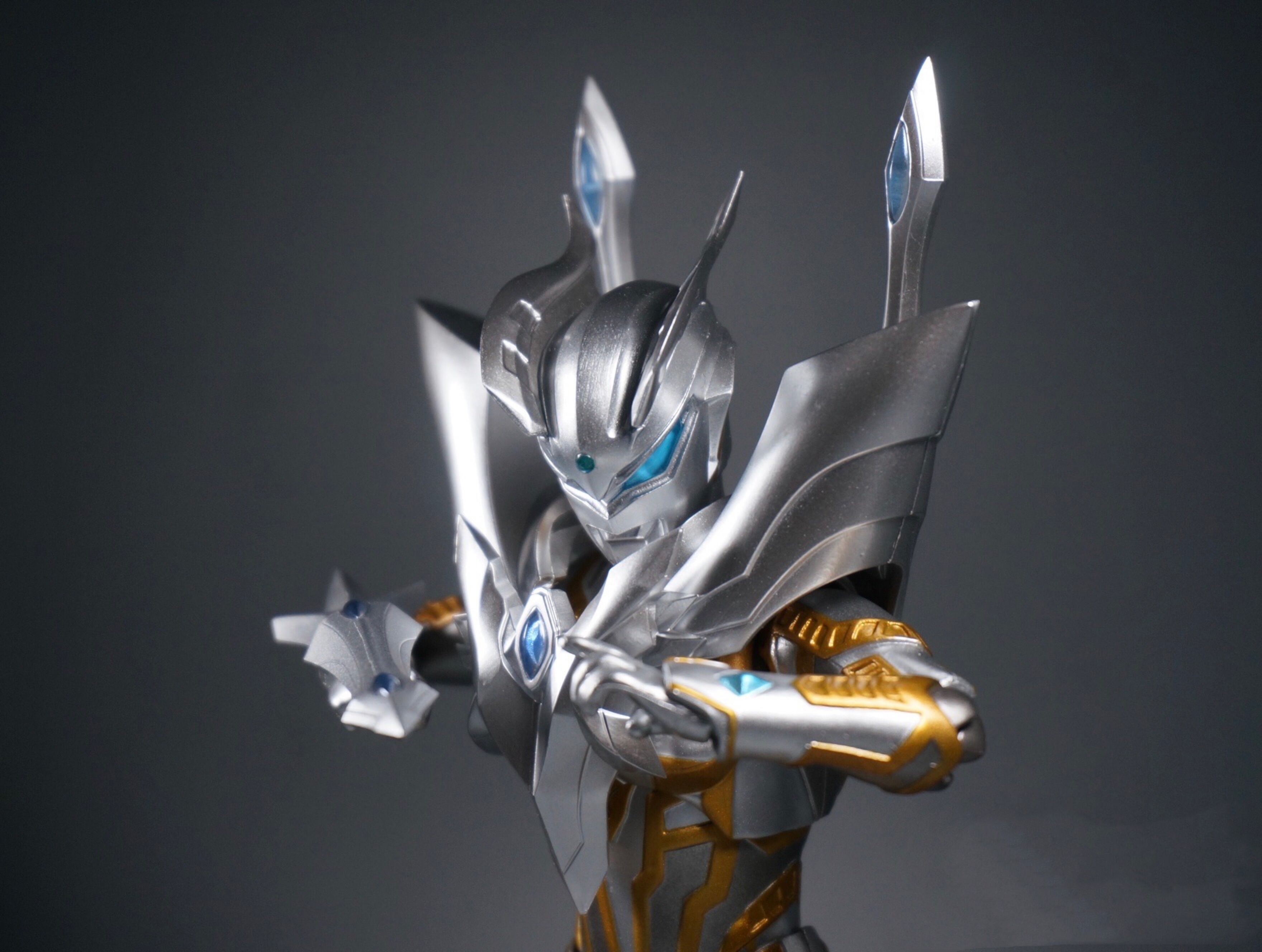 七夕情人节shf黄金赛罗奥特曼终极无限闪耀形态儿童可动手办玩具人偶