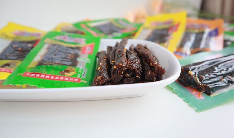 鸽鸽豆角干500g辣条蒜香麻辣零食江西特产办公室小面筋休闲零食 烧烤