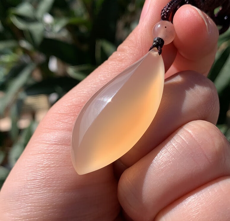 kk宝钰天然黄龙玉团坡老料玻璃种粉色随形水滴挂件证书新款