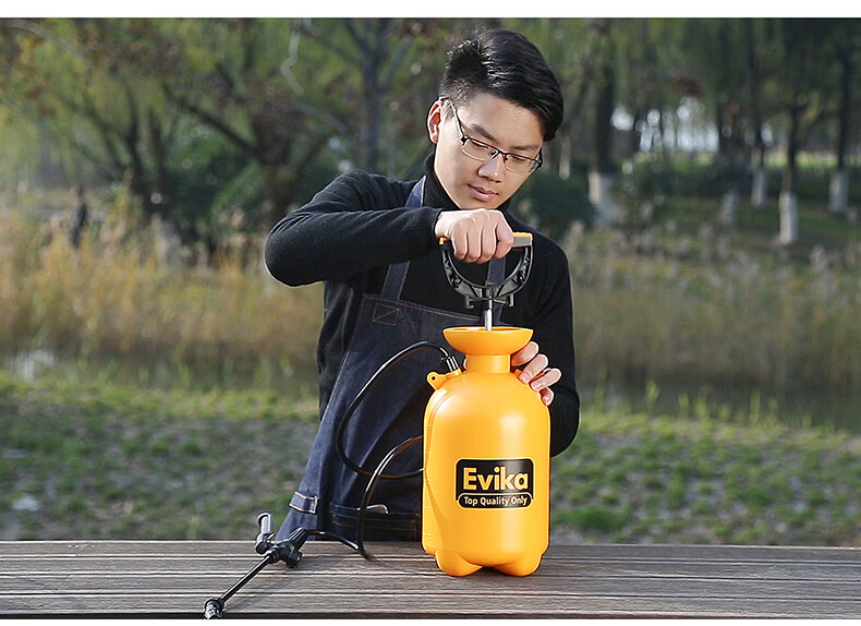 小型园艺手动气压式农用喷雾器喷水壶高压洗车浇花喷壶洗车工具 8升