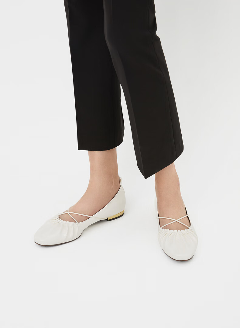 charles&keith2021春夏ck1-70380802女士褶皱鞋面饰低跟单鞋 white