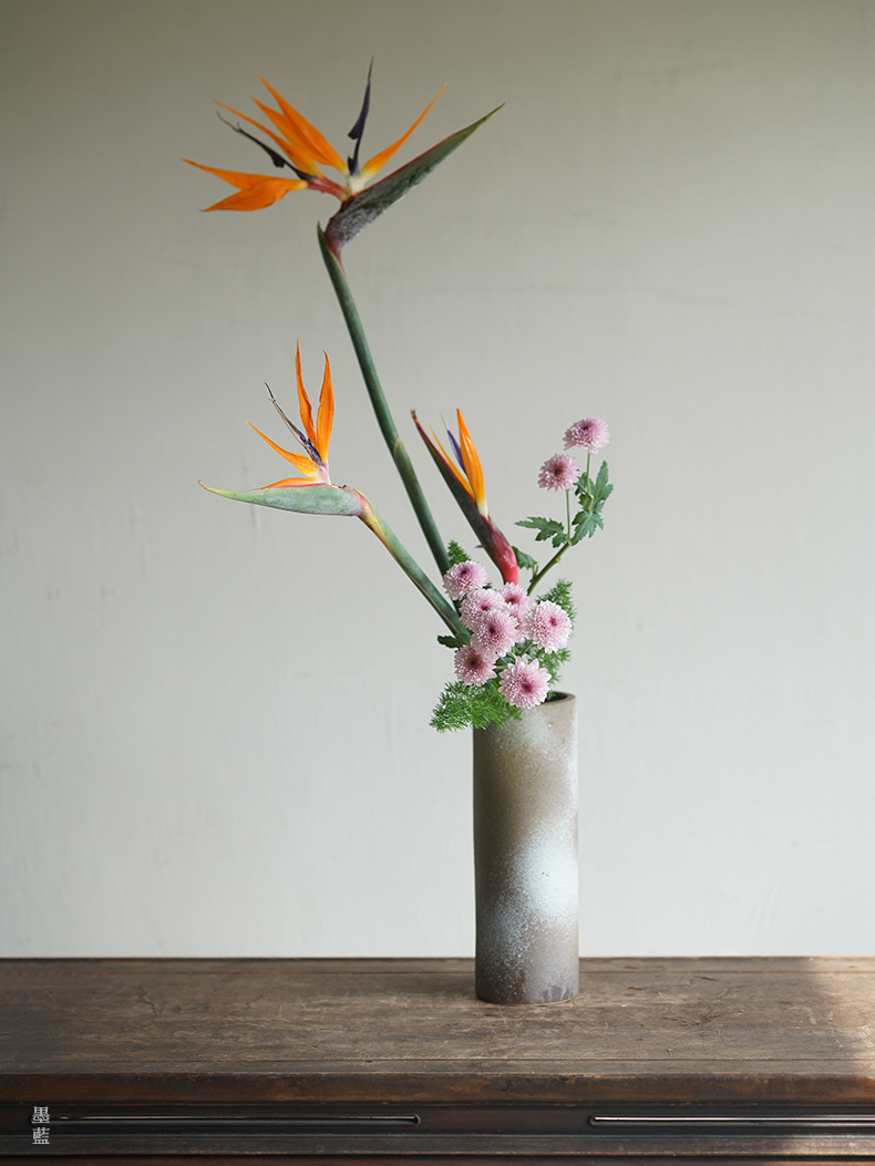 陶瓷直筒花瓶草月流投入瓶中式插花器皿装饰摆件深蓝竖纹直筒瓶设计款