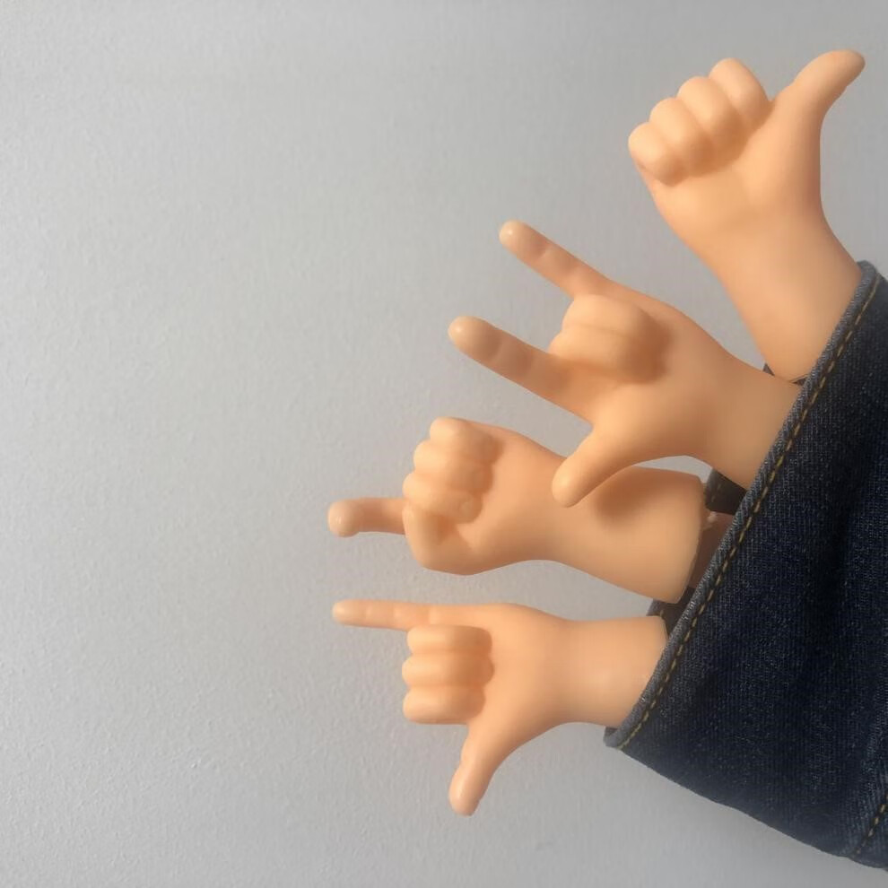 沙雕玩具小小手 网红撸猫小手指套中指比心拳头整蛊模型逗猫玩具可爱