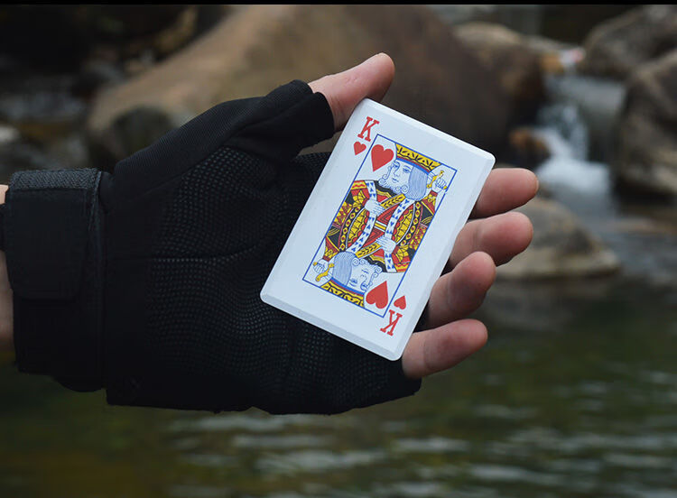 扑克牌金属扑克牌飞牌舞台魔术表演直飞旋飞训练不锈钢 白底红心 10