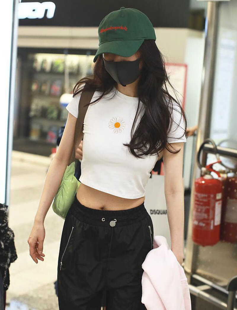 hkjacktaot恤潮牌女装小雏菊泫雅风2021款紧身高腰短袖短款露脐上衣女