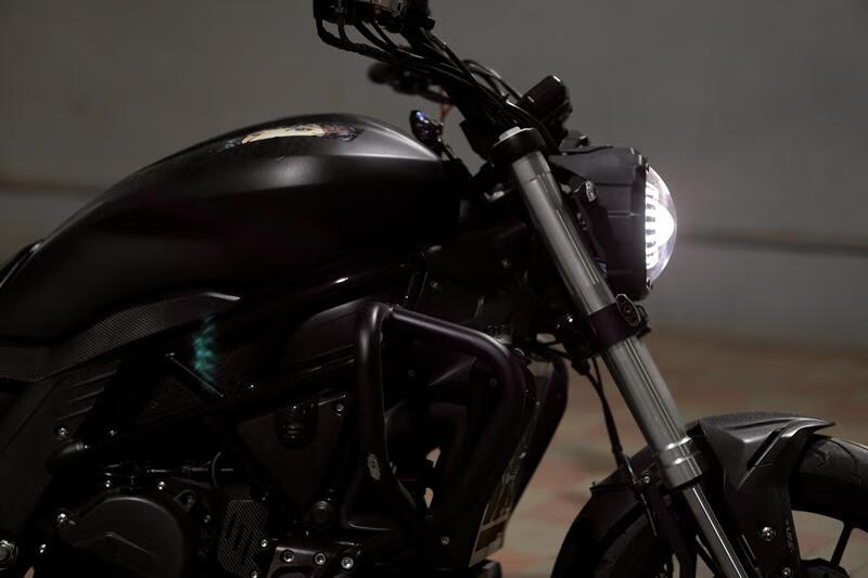 适用于贝纳利502c大灯 幼狮500幼狮800幼狮250改装总成圆灯 太阳型双