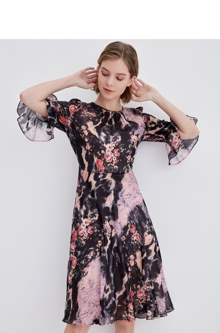 欧柏兰奴2021年春夏新款喇叭袖收腰中长款桑蚕丝印花连衣裙五分袖tuql