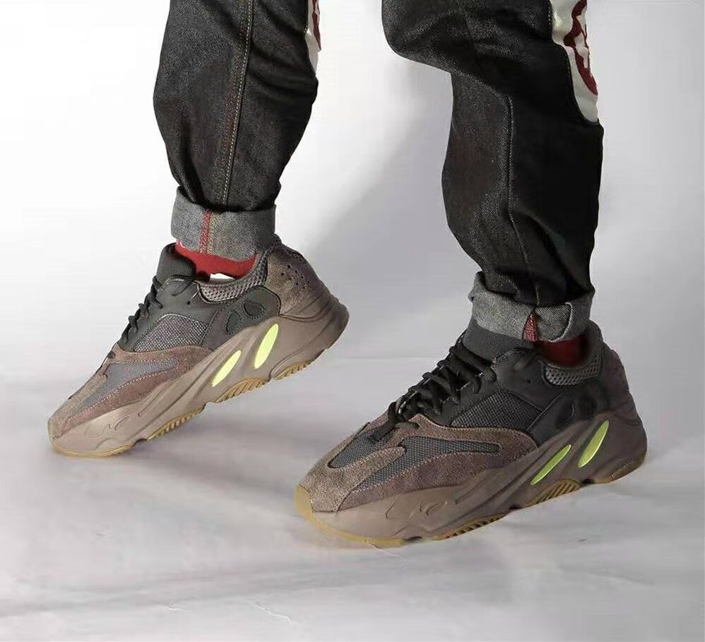 椰子700老爹鞋yeezy700v2真爆跑步鞋慣性灰晶洞磁鐵反光男女運動 700