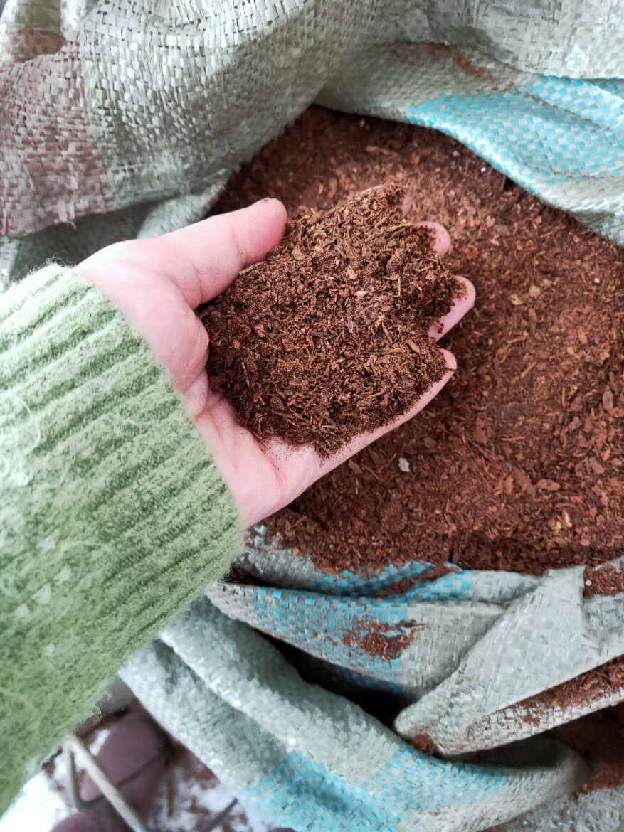 发酵腐熟松鳞粉松麟树皮沫子养铁皮石斛兰花多肉蓝莓香菇蔬菜促销款