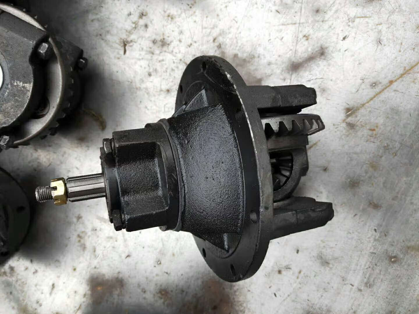 宗申三轮车配件后桥总成三轮车配件后桥牙包总成一体带高低速带加力器