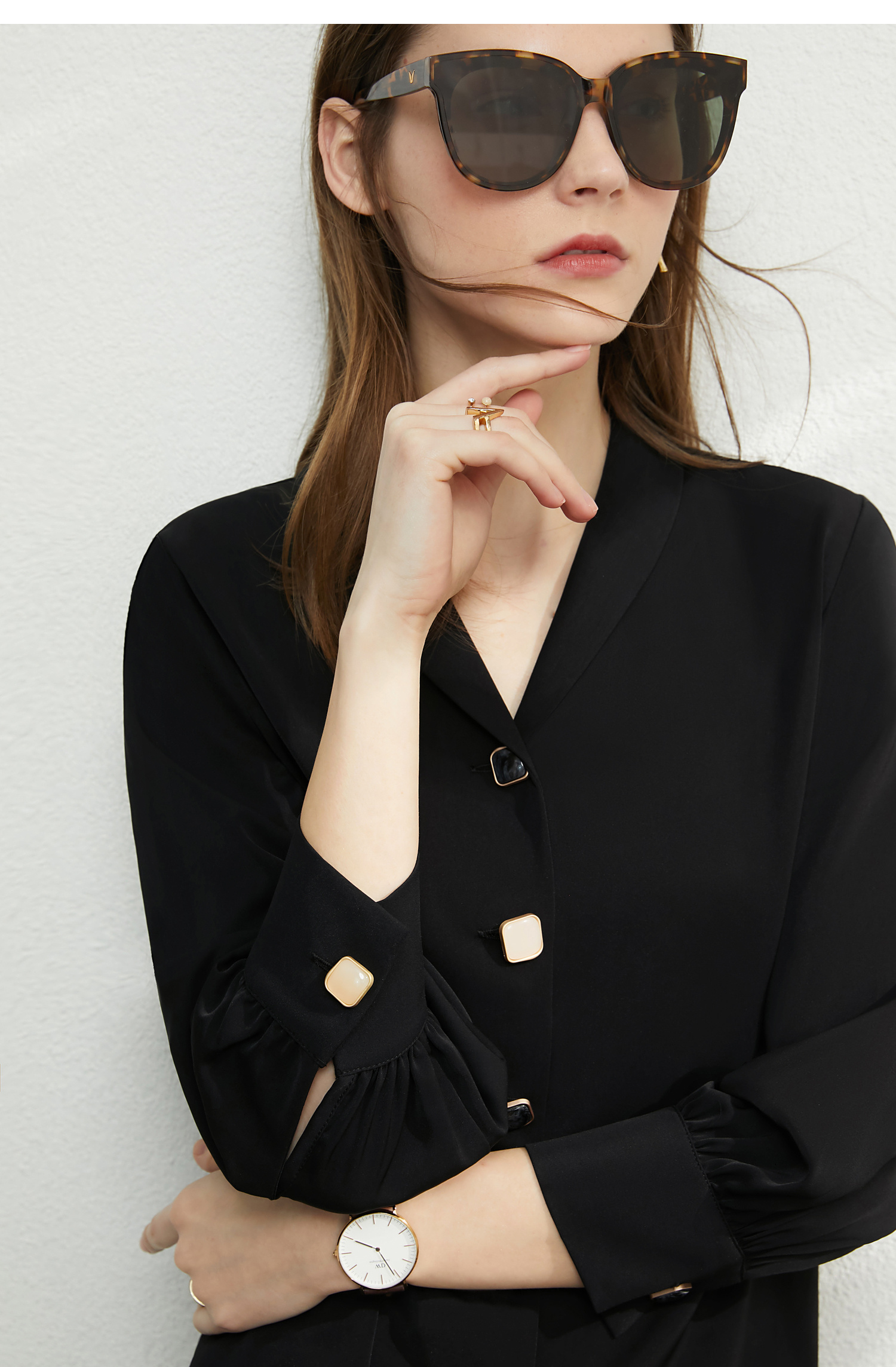 amii elin极简休闲时尚宽松翻领雪纺衫2020夏季新款撞色纽扣碎褶上衣