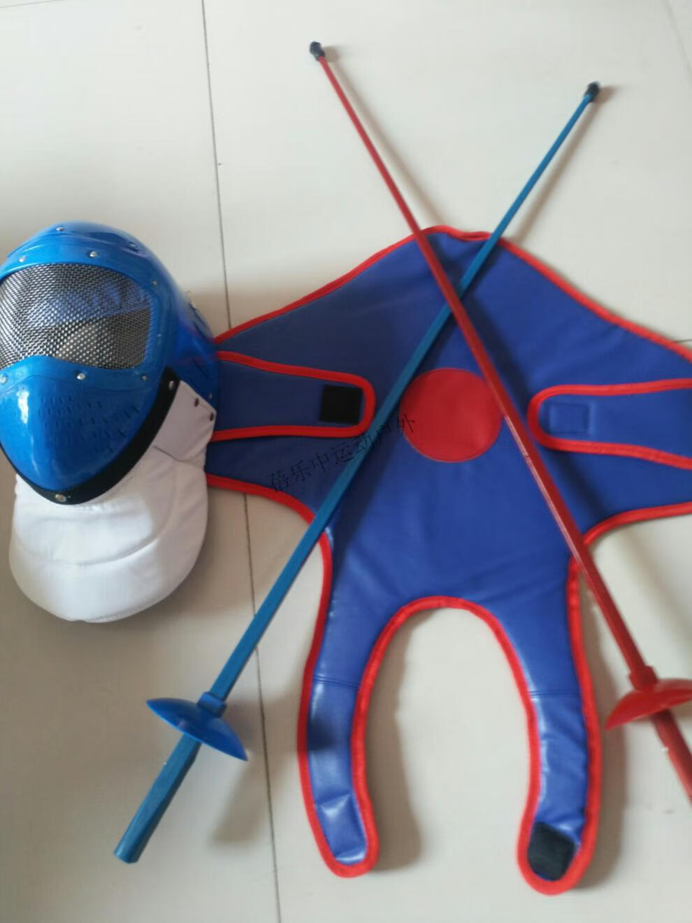 剑道护具击剑器材儿童三件套保护服头盔护具训练感应剑启蒙入学引导