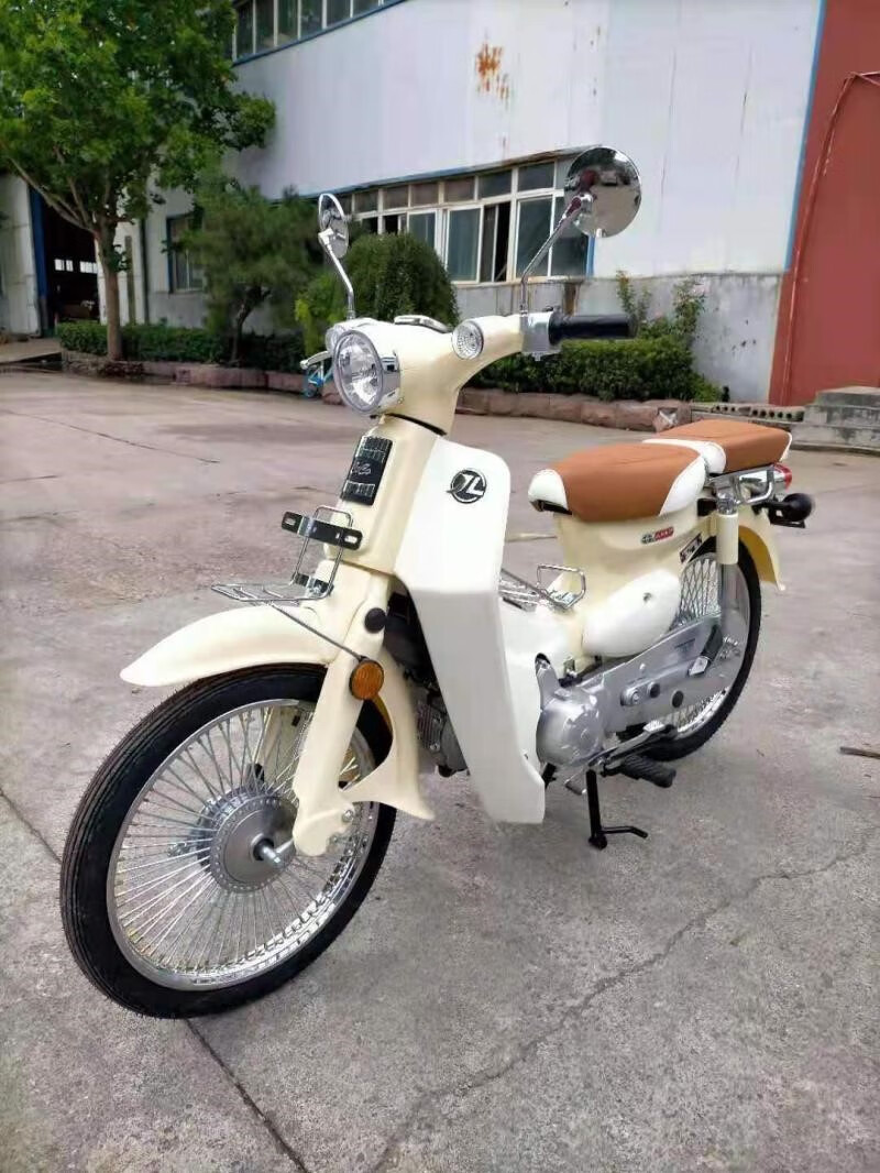 重庆全新coco2021复古经典两轮燃油125cc弯梁摩托穿越版现货 灰色pro