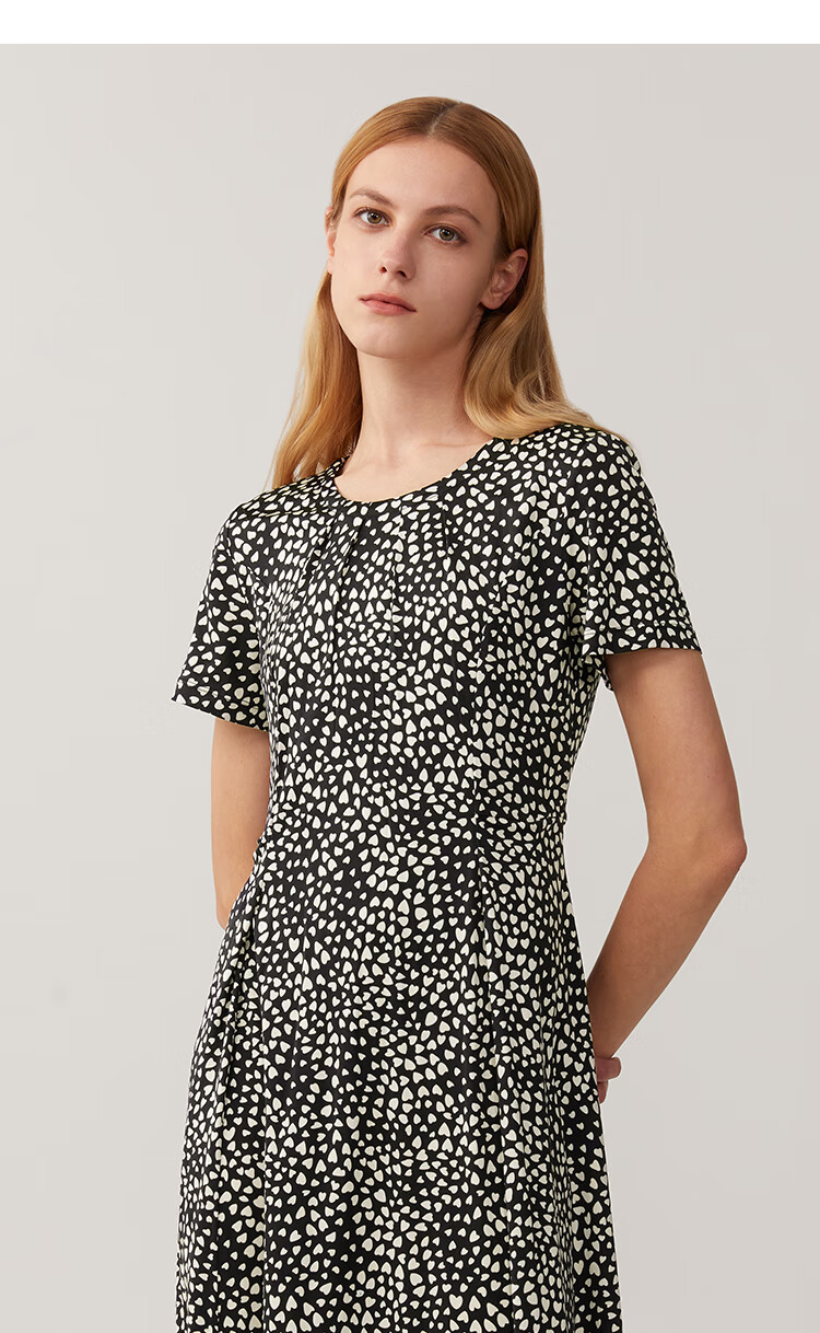 zb珍贝压褶圆领短袖真丝连衣裙2022夏季新款简约印花蚕丝裙子303绿底