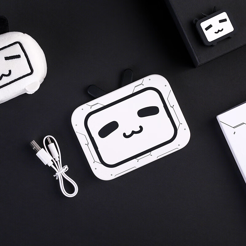 官方小电视轻薄充电宝移动电源站周边动漫动画周边 机械之心v2.