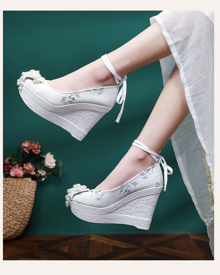 2022春新款古风鞋子女汉服鞋超高跟防水台圆头内增高