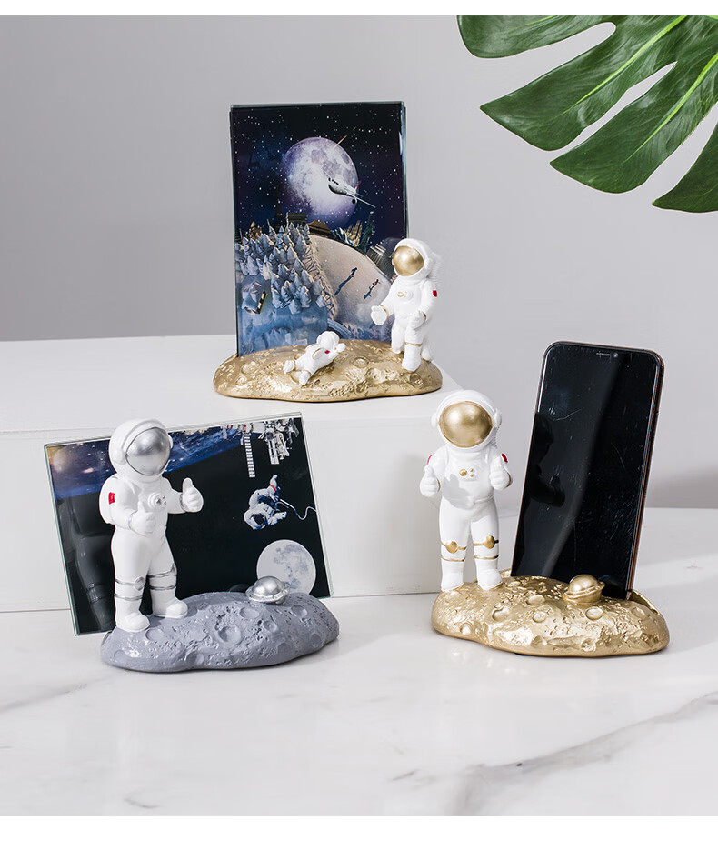正想 北欧轻奢宇航员卡通相框创意6寸照片桌面立体画框家居客厅子照