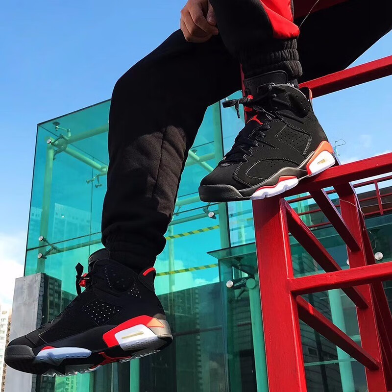 nikeairjordanaj6耐克男女鞋板鞋联名水洗单宁黑金大巴黎兔八哥手稿