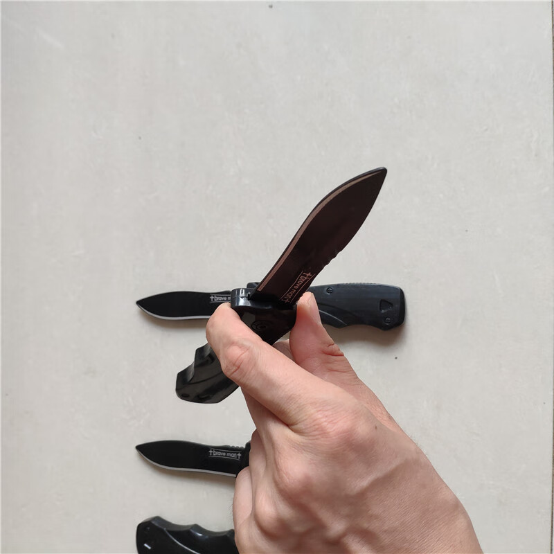 愚人节道具塑料伸缩弹簧收缩刀假刀愚人节整人道具恶搞搞笑魔术塑料刀