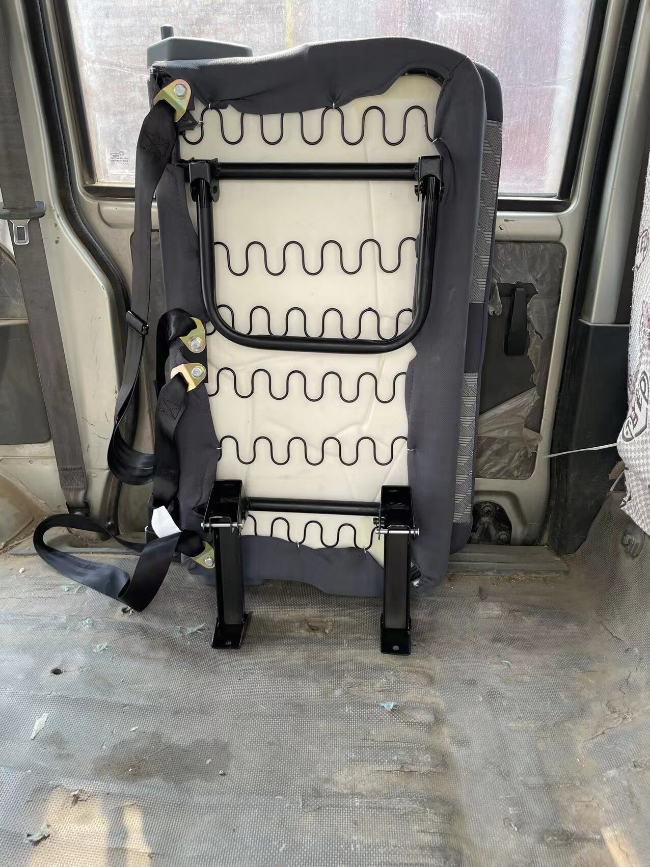 大通侧翻座椅侧挂侧立拉货改装座椅大通金杯全顺依维柯拉货侧壁座椅