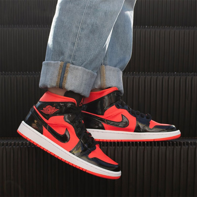 耐克air jordan 1 mid aj1 红黄彩钩 鸳鸯中帮 女鞋 运动鞋 bq6472