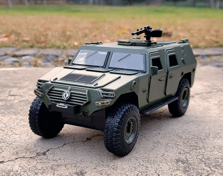 1:28东风猛士合金装甲汽车模型仿真军事特种车摆件声光回力玩具车 军