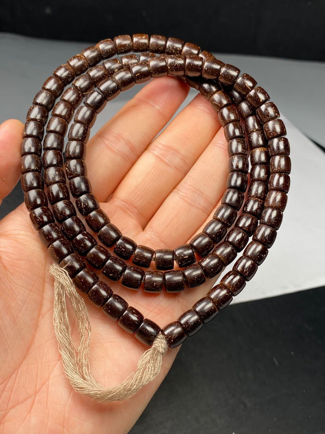 嫚纤δ精品印尼天然原色老料直切老型椰蒂108佛珠手串轻奢网红同款56