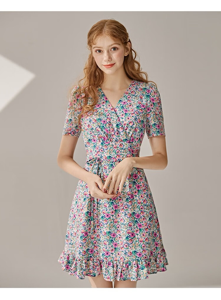 oece夏装新款女装元气葡萄紫碎花复古法式v领高腰短袖连衣裙浅紫色m