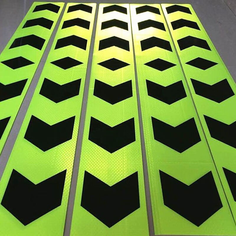 适用于货车双导向箭头反光双向标汽车货车三轮车保险柜防撞条反光贴