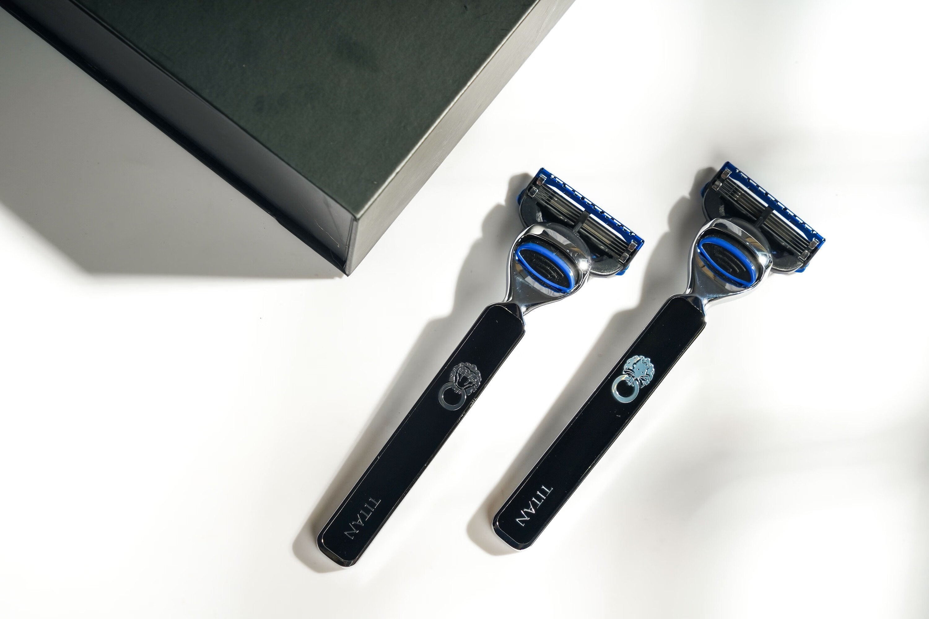 大力人titan手动剃须刀德国刮胡刀男士五层刀片礼盒包装生日十二生肖