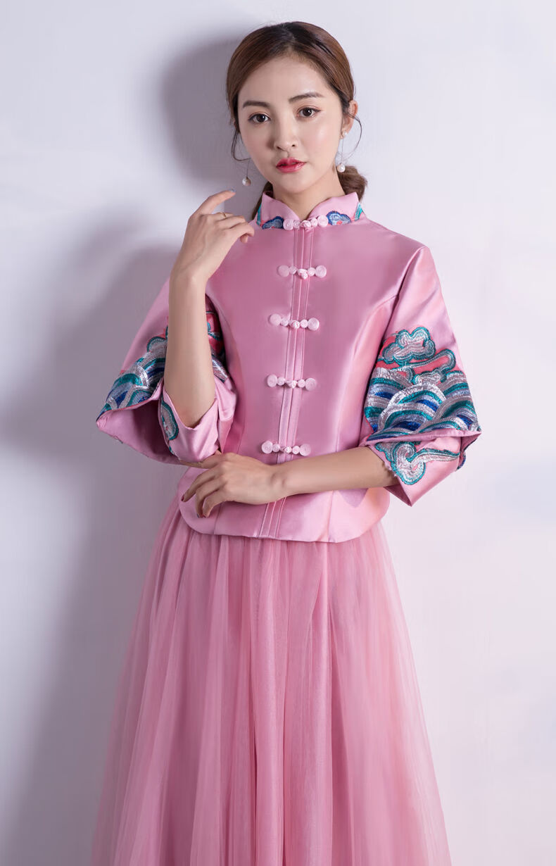 北杳2020新款中式伴娘服长款婚礼服女姐妹团粉色纱裙秋冬季风复古旗袍