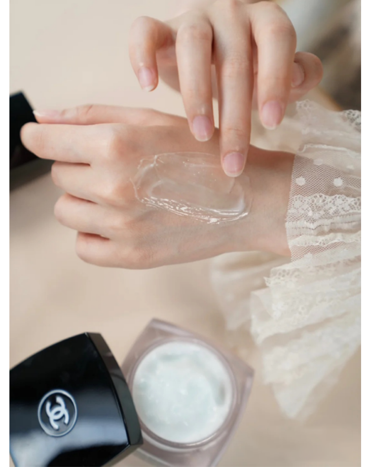 【京选优品】国内现货香柰柰新款microcreme山茶花润泽微精华乳霜气泡