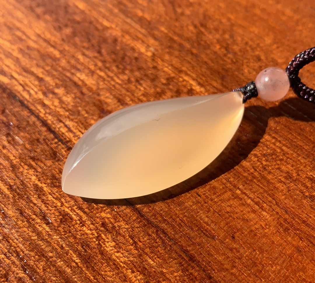 kk宝钰天然黄龙玉团坡老料玻璃种粉色随形水滴挂件证书新款