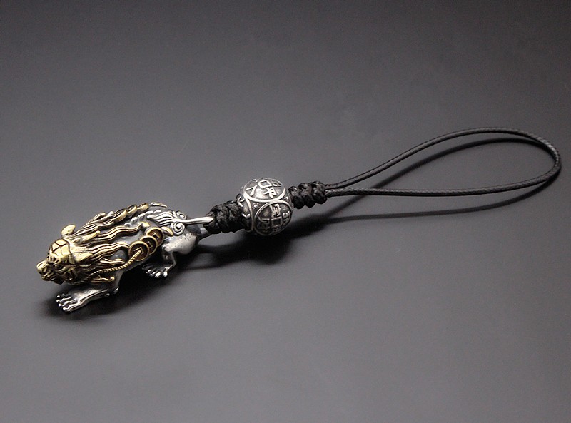 适用于传祺影豹银招财老虎头貔貅吊坠汽车钥匙扣挂件男生肖复古高档本