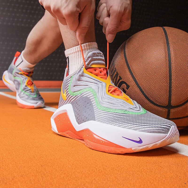 耐克nikelebronsoldier14詹姆斯战士14代篮球鞋男鞋ck604700142