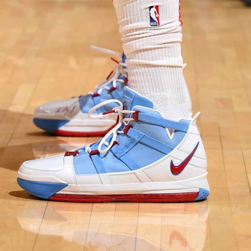 nike耐克男鞋lebron3詹姆斯3代实战透气舒适耐磨篮球鞋ao243410039