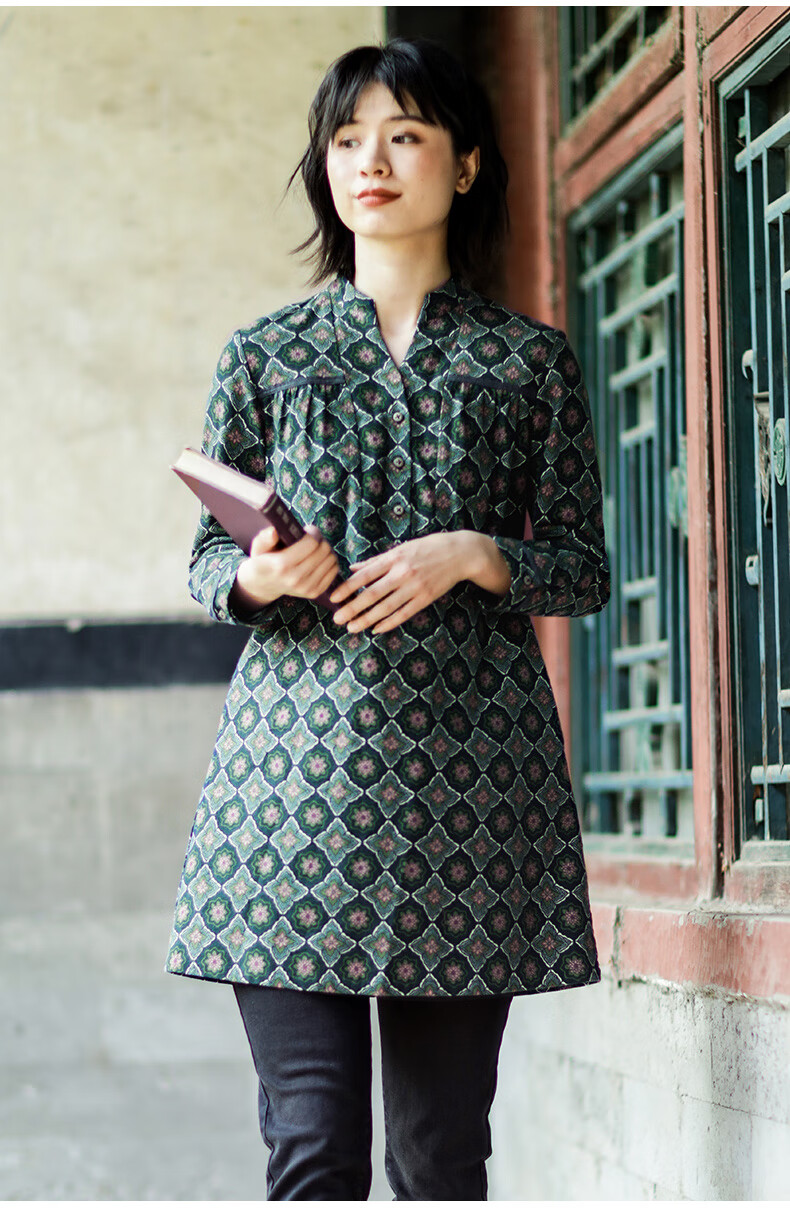 布符2020秋冬新款原创复古洋气时尚气质休闲流行v领套头衬衫女 军绿