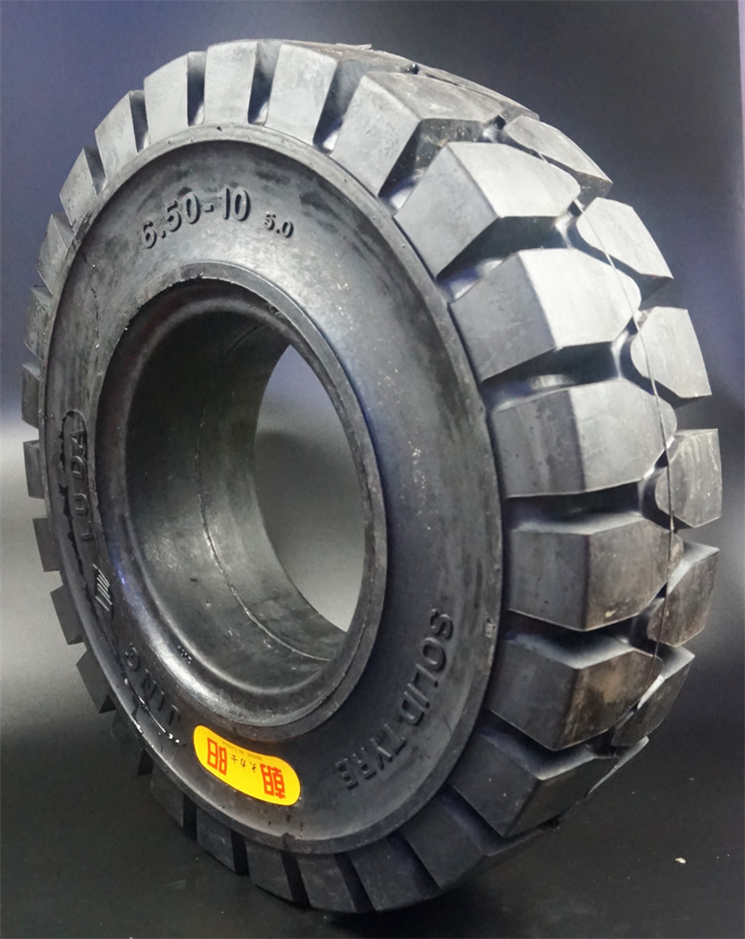 前进叉车实心轮胎3/3.