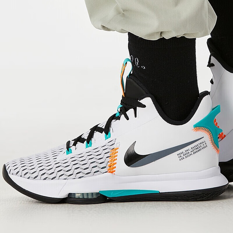 【现货】 耐克nike lebron witness詹姆斯黑白实战团队篮球鞋ao4432