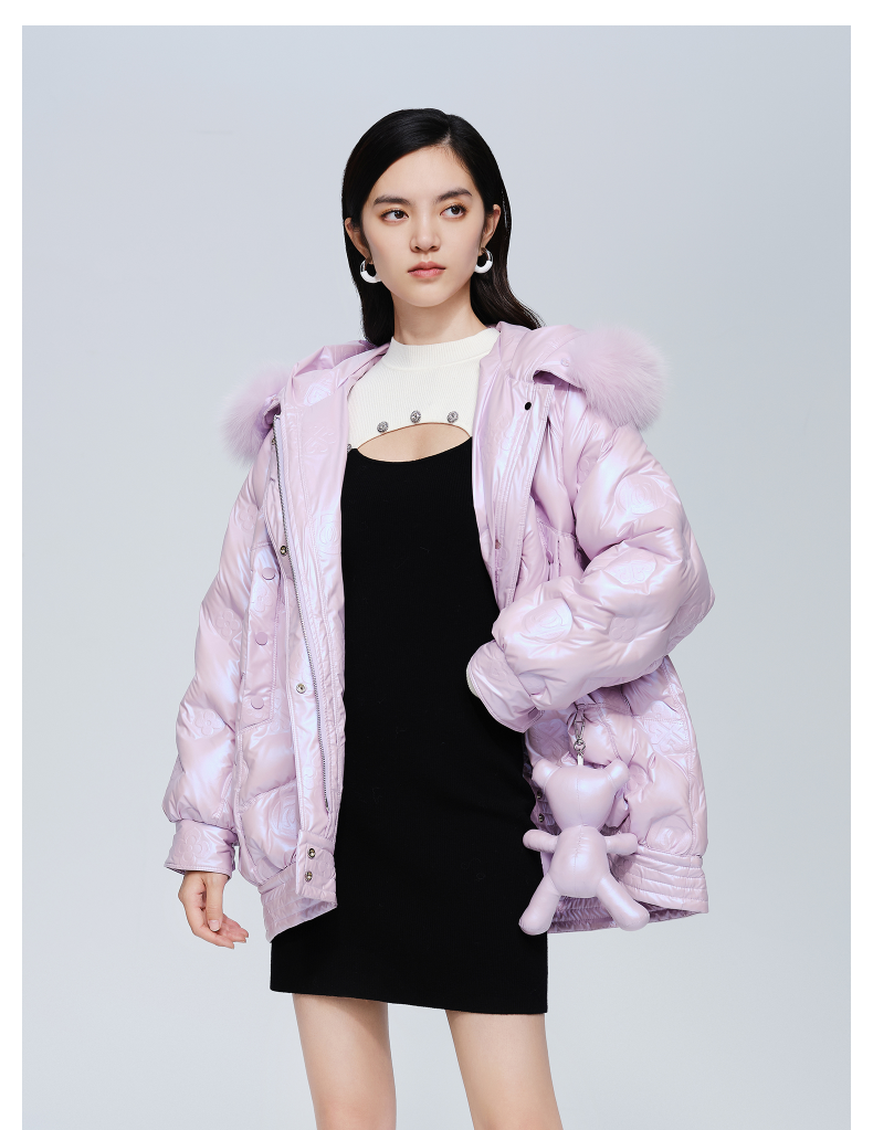 bebe2021冬季新款女亮面压花保暖羽绒服时尚设计感外套403403 米白 l