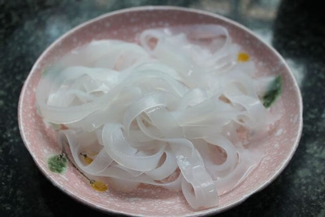 包邮水晶凉皮水晶粉皮 绿豆粉皮 大拉皮粉条凉拌凉菜脆爽火锅专用 5斤