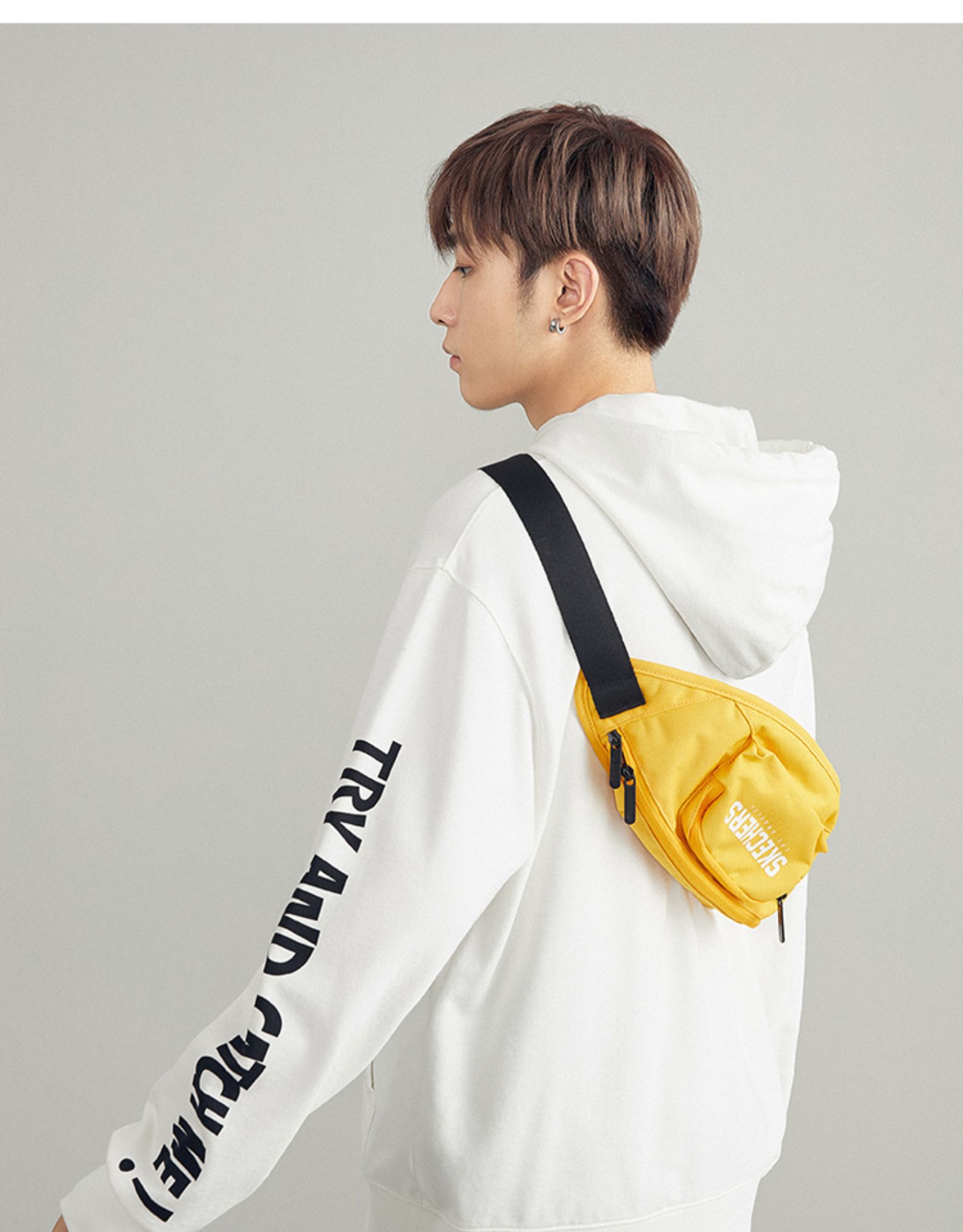 太平鸟男装 秋上新猫和老鼠系列连帽卫衣男冬季新款宽松卫衣外套 白色