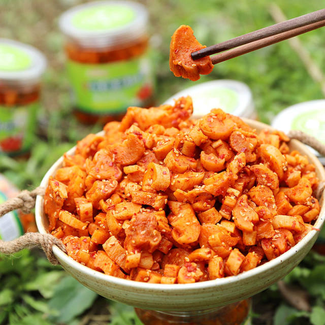 四川特产萝卜干正宗麻辣网红罗卜干瓶装香脆香辣下饭菜萝卜丁腌菜