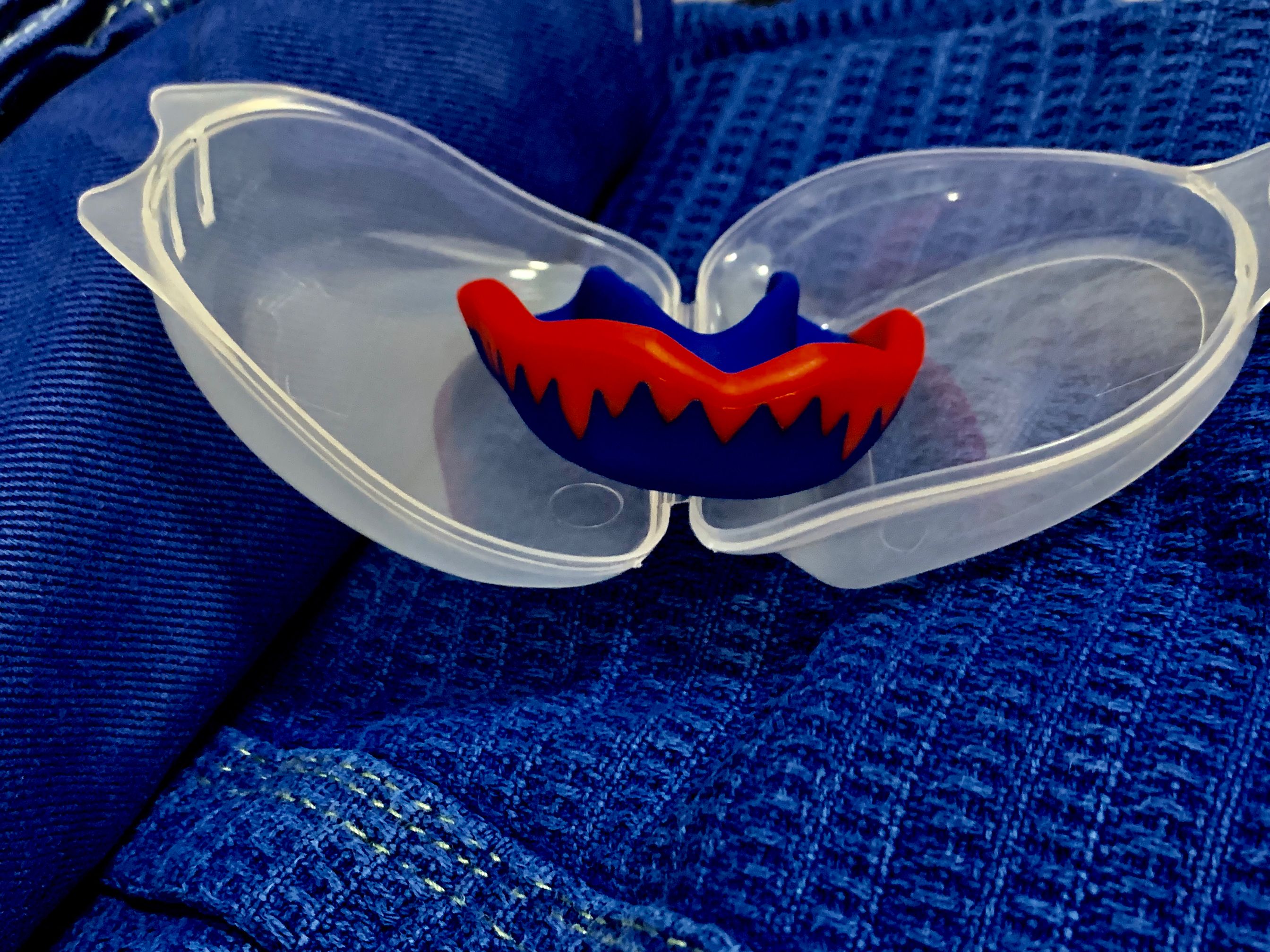 专业柔术摔跤拳击泰拳格斗mma牙套獠牙款牙胶高档优质护齿 红黑獠牙