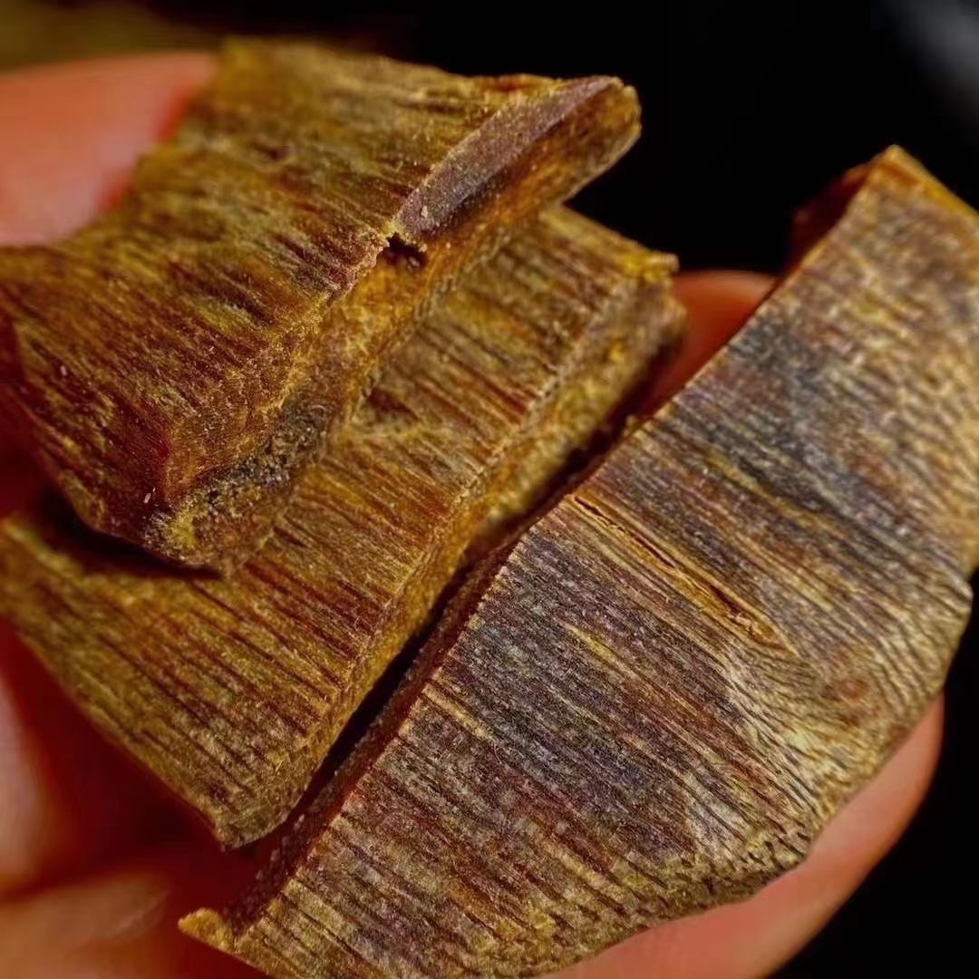 妙聚福沉水级白奇楠碎料米粒沉香原木香熏煮水泡茶泡酒安神熏香1克白