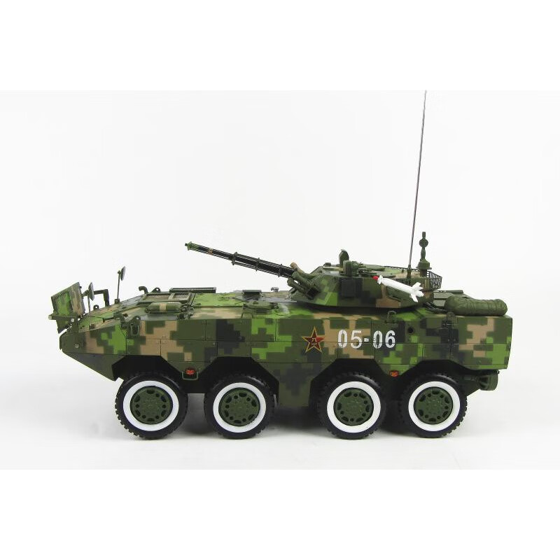 定制08式8x8轮式步战车模型1:28 8*8雪豹突击车轮式装甲车 1:28锦盒