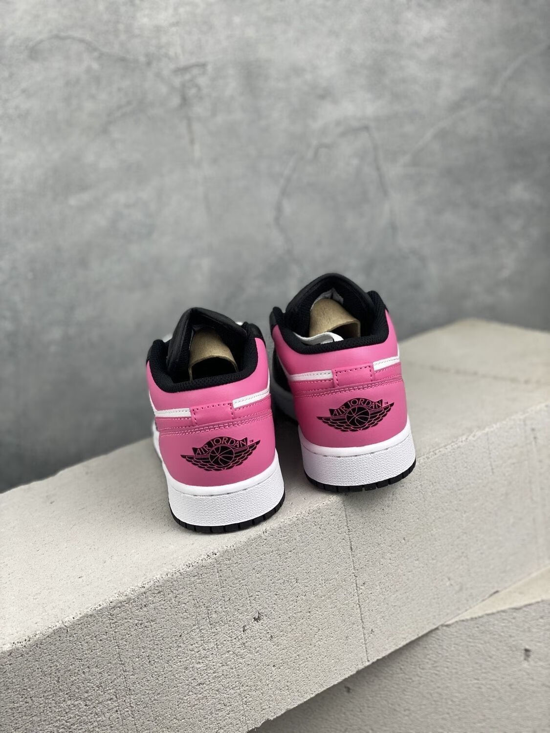 【官方旗舰】百搭aj1情人节樱花粉休闲运动低帮板鞋男女篮球鞋554723