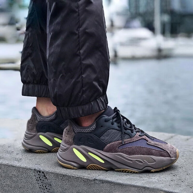 阿迪达斯adidasyeezy700v2mnvn晶洞宝藏火山黑魂黑武士骨白惯性医院蓝